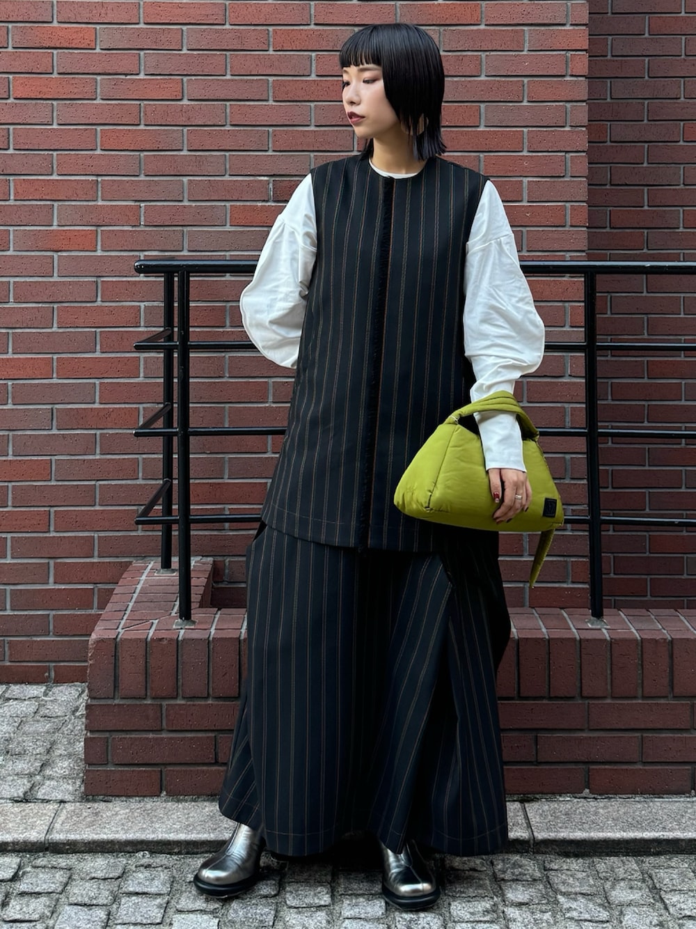 MULTI PINSTRIPE TUCK SK / マルチピンストライプタックスカートを使っ