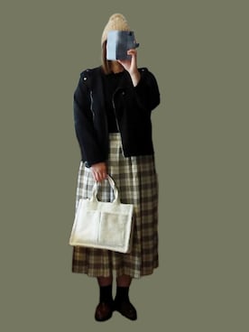 「アイテム（ライダースジャケット）」を使った、naginagiさん（レディース・165cm）の秋コーディネート