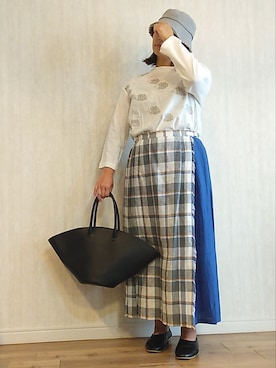 「NEUNA（ヌナ）の【4WAY】【紐調節可能】【刺繍巾着バッグ付き】扇形ヴィーガンレザーショルダーハンドバッグ（ショルダーバッグ）」を使った、naginagiさん（レディース・165cm）の秋コーディネート