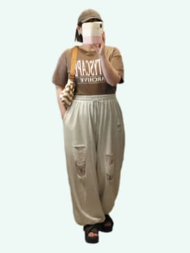 「アイテム（ピアス（両耳用）、グリーン系）」を使った、naginagiさん（レディース・165cm）の春コーディネート