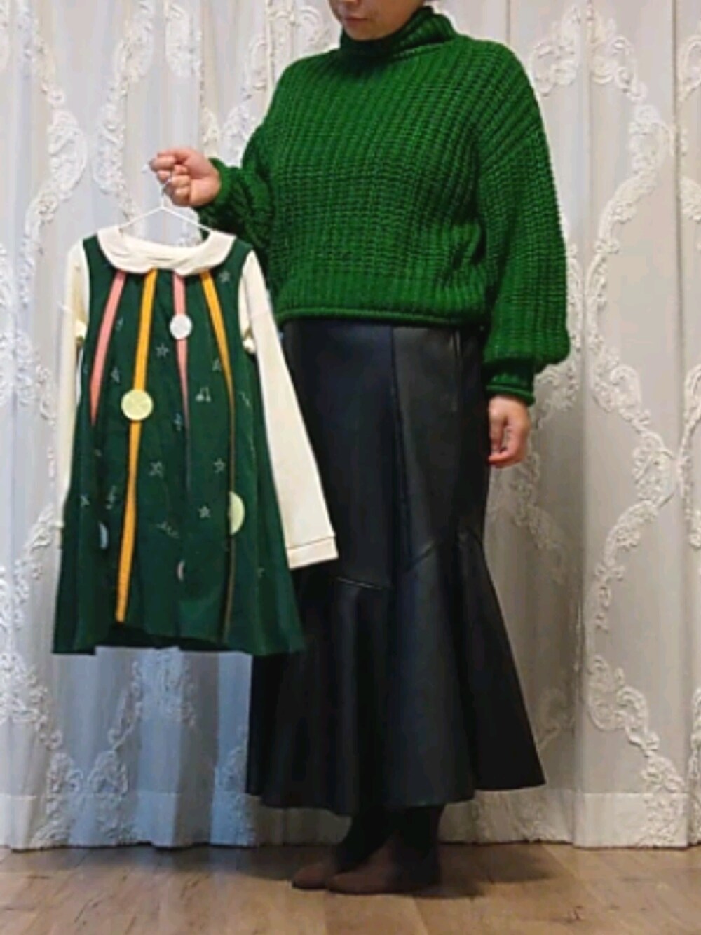 「クリスマスに着たい服、グリーン、アラフォー、ぽっちゃり、アベイル、しまむら、チャンキーニット、タートルネック、大きいサイズ、秋冬コーデ」｜「しまむらのアイテム（ニット/セーター、グリーン系）」を使った、naginagiさん（レディース・165cm）の冬コーディネートの1枚目の写真