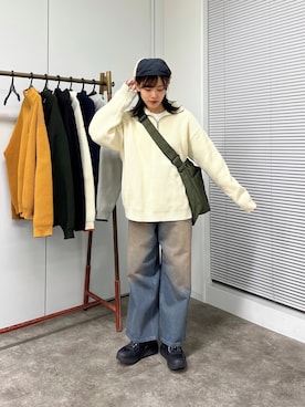 「アイテム（デニムパンツ、レッド系）」を使った、asuka さん（レディース・164cm）の秋コーディネート