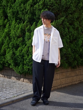 「marka（マーカ）のアイテム（スラックス）」を使った、STUDIOUS MENSさん（メンズ・172cm）の春コーディネート