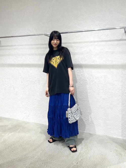ボールチェーン付き編み込みバッグ