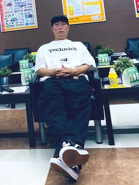 「VANS（バンズ）のアイテム」を使った、デレク　ヴィンヤードさん（メンズ・175cm）の秋コーディネート