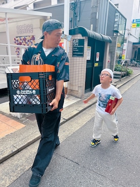 「アイテム（スウェットパンツ）」を使った、デレク　ヴィンヤードさん（メンズ・175cm）の秋コーディネート