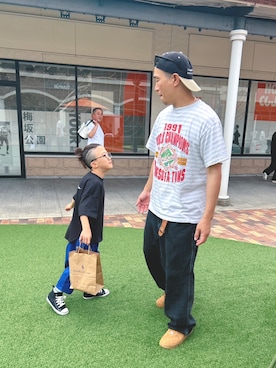「Levi's（リーバイス）のアイテム（パンツ）」を使った、デレク　ヴィンヤードさん（メンズ・175cm）の夏コーディネート