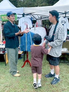 「アイテム（Tシャツ/カットソー）」を使った、デレク　ヴィンヤードさん（メンズ・175cm・40代）の秋コーディネート