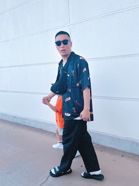 「アイテム（チノパンツ）」を使った、デレク　ヴィンヤードさん（メンズ・175cm・40代）の夏コーディネート