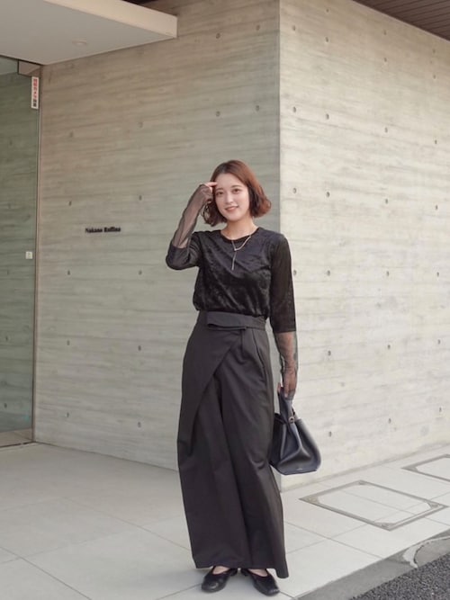 the toe Ermou Back Open Top ベロアトップス　ブラック Ermou Back Open Top – THE TOÉ