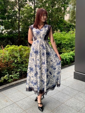 「AND COUTURE（アンドクチュール）のミストフルールプリントワンピース（ワンピース、ブルー系）」を使った、AND COUTUREさん（レディース・165cm）の秋コーディネート