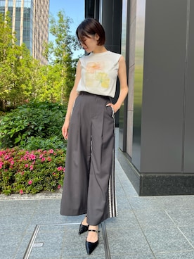 「AND COUTURE（アンドクチュール）のサイドレースラインパンツ（その他パンツ、グレー系）」を使った、AND COUTUREさん（レディース・165cm）の夏コーディネート