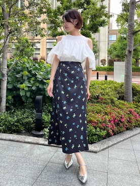 「AND COUTURE（アンドクチュール）のバルーンオフショルコンビプルオーバー（Tシャツ/カットソー、ホワイト系）」を使った、AND COUTUREさん（レディース・165cm）の夏コーディネート