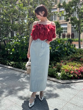 「AND COUTURE（アンドクチュール）のラッフルフリルオフショルブラウス（シャツ/ブラウス、レッド系）」を使った、AND COUTUREさん（レディース・165cm）の夏コーディネート