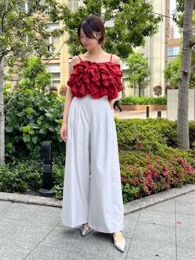 「AND COUTURE（アンドクチュール）のラッフルフリルオフショルブラウス（シャツ/ブラウス、レッド系）」を使った、AND COUTUREさん（レディース・165cm）の夏コーディネート