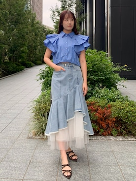 「AND COUTURE（アンドクチュール）のチュールレイヤードデニムスカート（デニムスカート、ブルー系）」を使った、AND COUTUREさん（レディース・165cm）の秋コーディネート