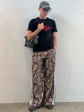 「adidas（アディダス）のアイ トレフォイル半袖Tシャツ / アディダスオリジナルス adidas Originals（Tシャツ/カットソー、ブラック系）」を使った、SZさん（メンズ・178cm）の夏コーディネート
