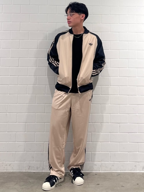 ★XS★ adidas ルーズ メッシュ トラックパンツ Stone Khaki アディダス ルーズ メッシュ トラックパンツ - ベージュ | アディダス