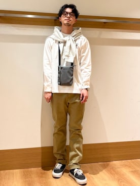 「SHIPS Colors（シップス カラーズ）のアイテム（スウェット）」を使った、大塚さん（メンズ・171cm）の冬コーディネート