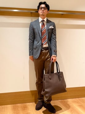 「アイテム（ポケットチーフ）」を使った、大塚さん（メンズ・171cm）の秋コーディネート