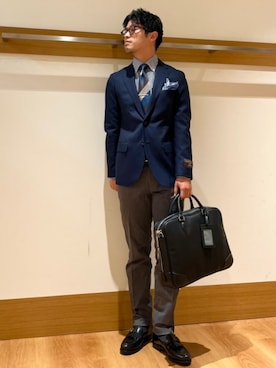 「アイテム（スーツジャケット）」を使った、大塚さん（メンズ・171cm）の秋コーディネート