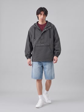 「OK YESTERDAY（オッケーイエスタデイ）のOK YESTERDAY / オーケー イエスタデイ アノラック / ANORAK 2026年 夏 夏服（シャツ/ブラウス、ブルー系）」を使った、Tomo大さん（メンズ・175cm）の夏コーディネート