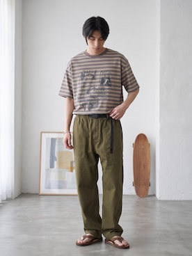 「Gramicci（グラミチ）のGramicci/グラミチ LOOSE TAPERED RIDGE PANT テーパードパンツ 2026年 夏 夏服 秋服（チノパンツ、ブラック系）」を使った、Tomo大さん（メンズ・175cm）の夏コーディネート