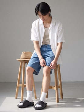 「OOFOS（ウーフォス）のOOFOS/ウーフォス OOahh ウーアー リカバリーサンダル クッション 軽量 2026春夏（サンダル、ブラック系）」を使った、Tomo大さん（メンズ・175cm）の夏コーディネート