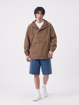 「OK YESTERDAY（オッケーイエスタデイ）のOK YESTERDAY / オーケー イエスタデイ アノラック / ANORAK 2026年 夏 夏服（シャツ/ブラウス、ブルー系）」を使った、Tomo大さん（メンズ・175cm）の夏コーディネート