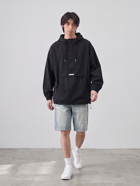 「OK YESTERDAY（オッケーイエスタデイ）のOK YESTERDAY / オーケー イエスタデイ アノラック / ANORAK 2026年 夏 夏服（シャツ/ブラウス、ブルー系）」を使った、Tomo大さん（メンズ・175cm）の夏コーディネート