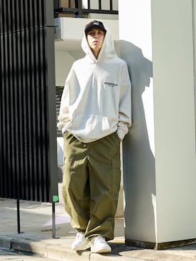 「FOG ESSENTIALS（エフオージーエッセンシャルズ）のアイテム」を使った、Tomo大さん（メンズ・175cm）の秋コーディネート