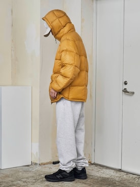 「アイテム（ダウンジャケット/コート、イエロー系）」を使った、Tomo大さん（メンズ・175cm）の秋コーディネート
