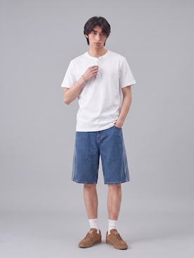 「CROSS & STITCH（クロスステッチ）のCROSS&STITCH/クロスアンドステッチ オープンエンド マックスウェイト ヘンリーネック 半袖Tシャツ ユニセックス 2026年 夏 夏服（Tシャツ/カットソー、ホワイト系）」を使った、Tomo大さん（メンズ・175cm）の夏コーディネート