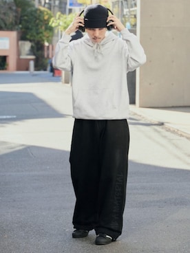 「Theater code（シアターコード）のDistressed sweatpants/汚れ加工スウェットパンツ 2026年 夏 夏服メンズ（スウェットパンツ、ブラック系）」を使った、Tomo大さん（メンズ・175cm）の夏コーディネート