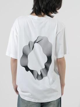 「Theater code（シアターコード）のcircle graphic short sleeve tee shirt / サークル グラフィック ショートスリーブ Ｔシャツ 半袖 2026年 夏 夏服（Tシャツ/カットソー、ホワイト系）」を使った、Tomo大さん（メンズ・175cm）の夏コーディネート