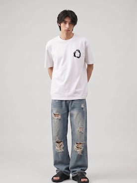 「Theater code（シアターコード）のcircle graphic short sleeve tee shirt / サークル グラフィック ショートスリーブ Ｔシャツ 半袖 2026年 夏 夏服メンズ（Tシャツ/カットソー、ホワイト系）」を使った、Tomo大さん（メンズ・175cm）の夏コーディネート