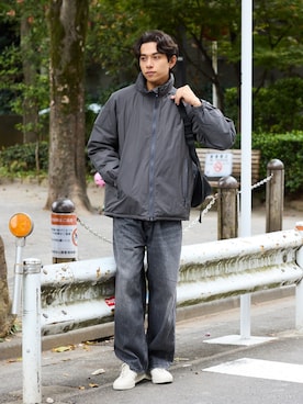 「秋服コーデ」｜「アイテム（ダウンジャケット/コート）」を使った、Tomo大さん（メンズ・175cm）の秋コーディネート