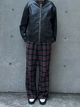 「アイテム（ライダースジャケット）」を使った、Tomo大さん（メンズ・175cm）の秋コーディネート