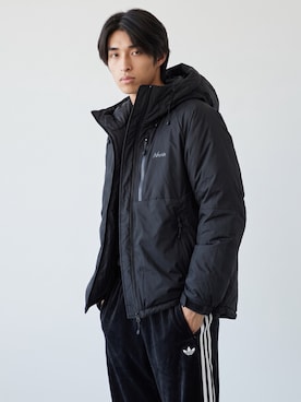 「NANGA（ナンガ）のNANGA/ナンガ AURORA TEX DOWN JACKET オーロラテックス ダウンジャケット フードあり メンズ レディース 2026年 秋 秋服 冬 冬服（ダウンジャケット/コート、ブラック系）」を使った、Tomo大さん（メンズ・175cm）の秋コーディネート