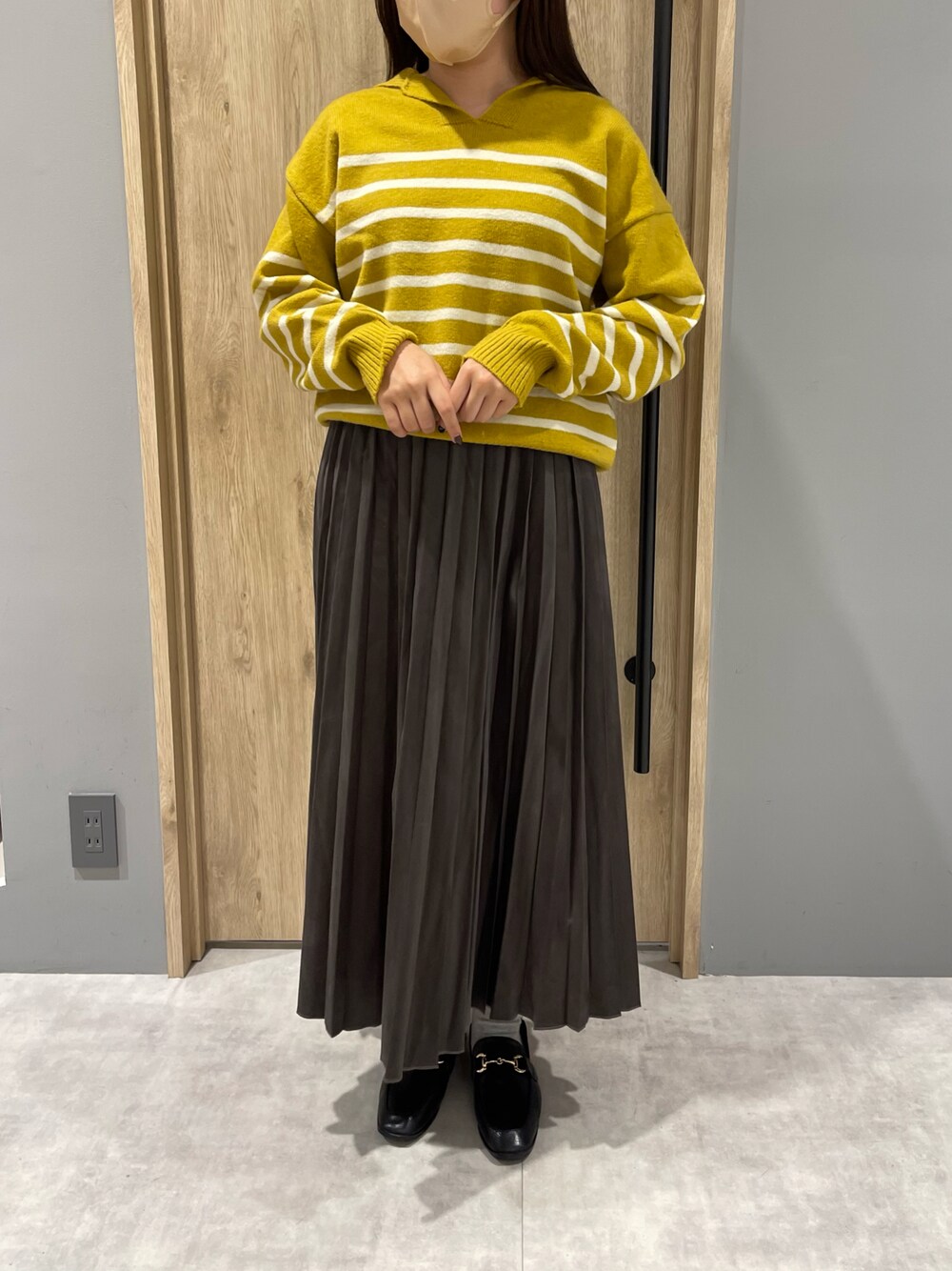 「WEARハロウィン2022、秋コーデ、オトナ女子、秋服、オトナカジュアル、秋色コーデ、カジュアル、おしゃれさんと繋がりたい、大人かわいい、ニット、低身長、いいね、save、フォローお願いします🤑、ゆるコーデ、スカートコーデ、ローファー」｜「Melan Cleugeのアイテム（ニット/セーター、イエロー系）」を使った、mさん（レディース・158cm）の秋コーディネートの1枚目の写真