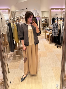「Jena espace merveilleux(ジェナ エスパスメルヴェイユ)の【体型カバー◎】バイカラー切替ワンピース(ワンピース、ベージュ系)」を使った、chihiroさん(レディース・153cm)の春コーディネート