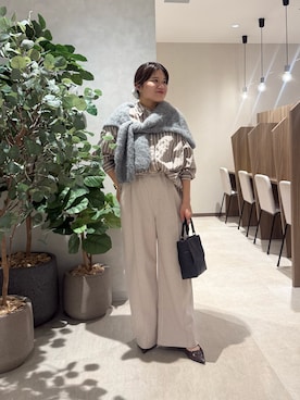 「Jena espace merveilleux（ジェナ　エスパスメルヴェイユ）の【ベーシックこそ、上質を選びたい】【秋冬の一軍】上品イージーパンツ（その他パンツ、ベージュ系）」を使った、chihiroさん（レディース・153cm）の秋コーディネート