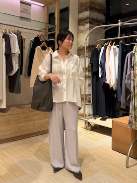 「Jena espace merveilleux(ジェナ エスパスメルヴェイユ)の【ドライタッチ/通気性◎】バックシャーリングシャツ(シャツ/ブラウス、ホワイト系)」を使った、chihiroさん(レディース・153cm)の春コーディネート