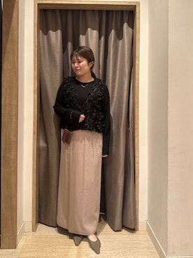 「Jena espace merveilleux(ジェナ エスパスメルヴェイユ)の【重ねるだけで主役】リボンフリンジベスト(ベスト、ブラック系)」を使った、chihiroさん(レディース・153cm)の春コーディネート
