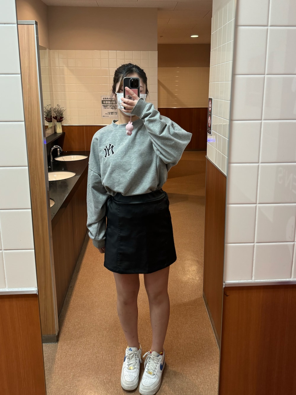 「Availのアイテム（スウェット、グレー系）」を使った、sorachan38さん（レディース・163cm）の冬コーディネートの1枚目の写真