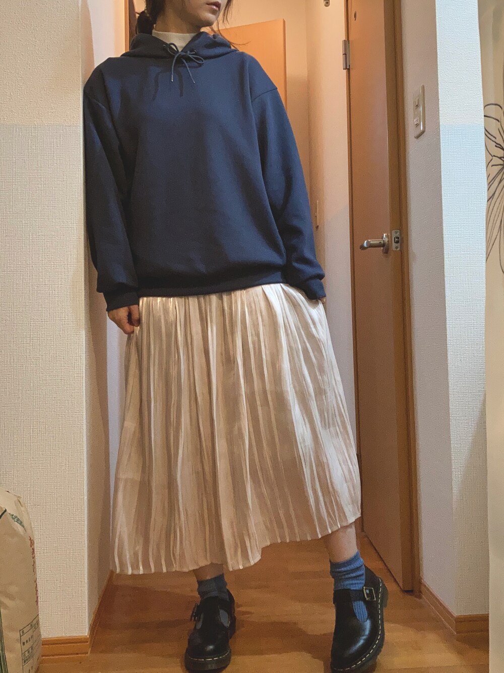「休日コーデ」｜「GUのアイテム（パーカー、ブルー系）」を使った、RisAko🍡さん（レディース・159cm）の秋コーディネートの1枚目の写真