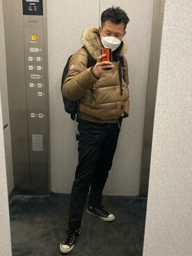 「UNIQLO（ユニクロ）のアイテム（Tシャツ/カットソー、ホワイト系）」を使った、平 真ノ丞さん（メンズ・173cm）の冬コーディネート