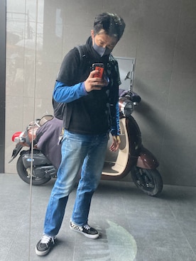 「AZUL（アズール）のアイテム（Tシャツ/カットソー、ブラック系）」を使った、平 真ノ丞さん（メンズ・173cm）の春コーディネート