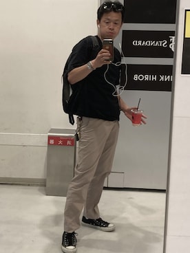 「UNIQLO（ユニクロ）のアイテム（チノパンツ、ベージュ系）」を使った、平 真ノ丞さん（メンズ・173cm）の夏コーディネート