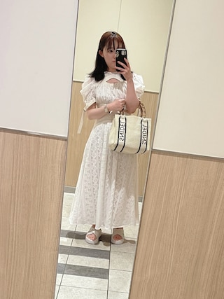 【新品タグ付き】スナイデル　♡フェイクラフィアバンブーバッグ♡　アイボリー SNIDEL（スナイデル）の「フェイクラフィアバンブーバッグ